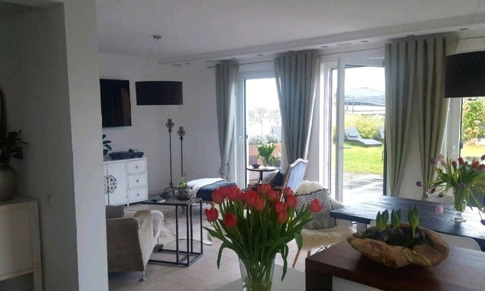 Grevenbroich Villa | Villa de ciudad cerca de Dusseldorf y Colonia