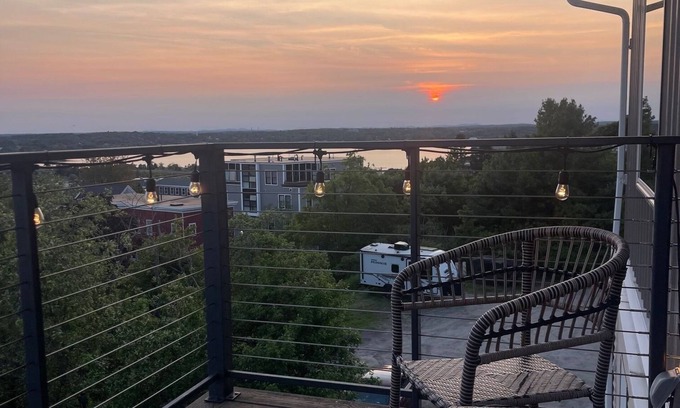 Munjoy Hill Apartamento | City & Water View - Charming 2-bedrooom AC, WiFi - walking distance to Old Port