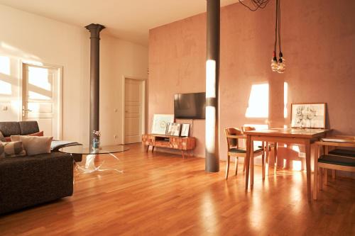 Zentrum-Ost Apartamento | Cityloft - im Zentrum, inkl Parkplatz, Netflix, 3-Raum