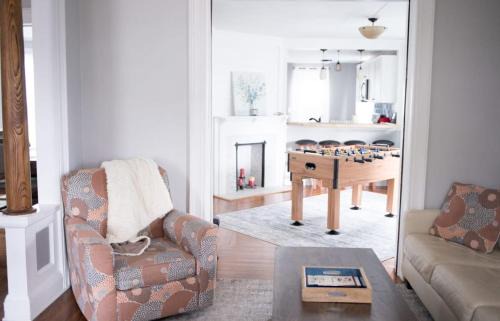 Western Gardens Casa | Cityside Escape Spacious with Game Room & Fire Pit