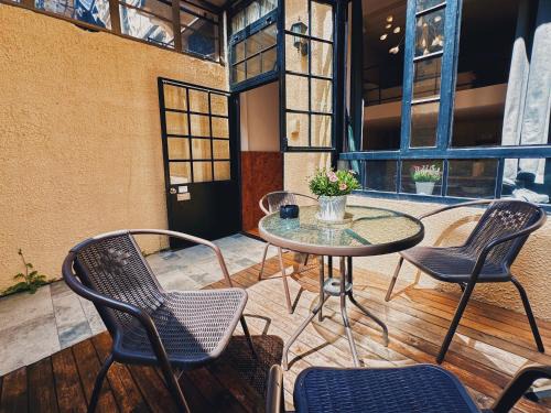 Huaihai Road Commercial Area Apartamento | CityWalk Cottage With Two Beds and Courtyard