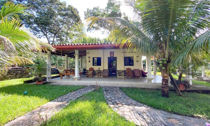 Suchitoto Cabina | Ciudad Vieja Casa de Campo