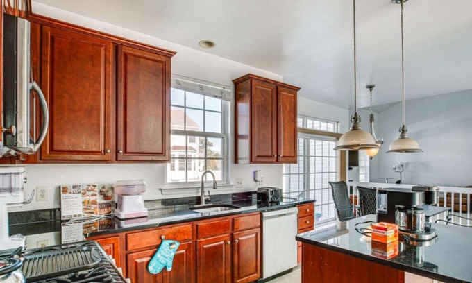 Egg Harbor Township Casa | CJ Rentals, LLC.; A peaceful golf outing, reunion, family oriented home stay