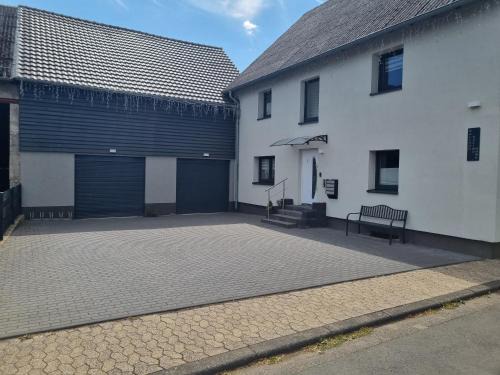 Rodder Apartamento | CJS Apartments - Chill or Drive am Nürburgring, Free Parking, WLan, Spacious Rooms, Quiet Location