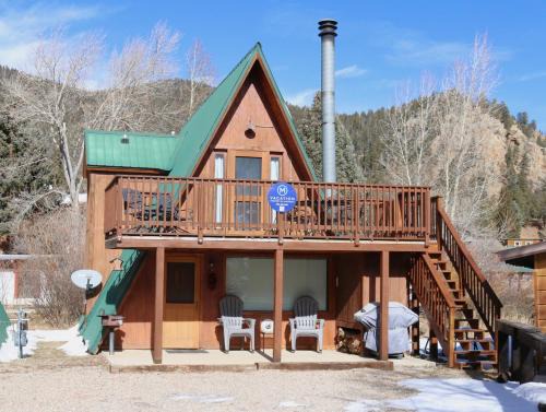 Red River Casa | Claim Jumper A-Frame 1 - On The River - Pet Friendly - WiFi - Cable - Wood Burning Fireplace