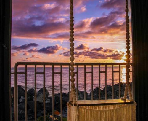 Stella Casa | Claje Sunset! Beachfront condo at Victoria del Mar 1E