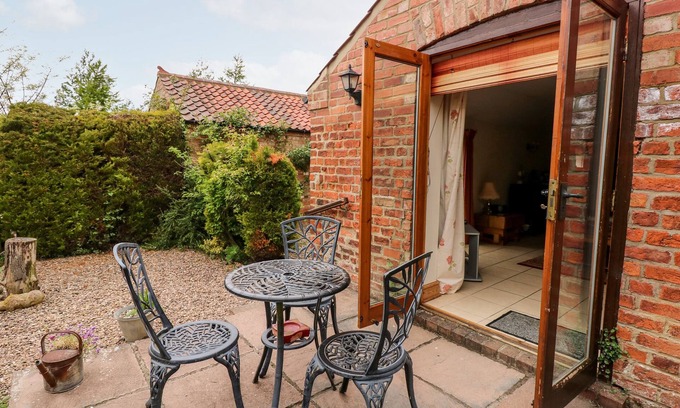 Louth Cabaña | CASA de Clare, adecuado para mascotas, con un jardín en Louth, Ref 22388