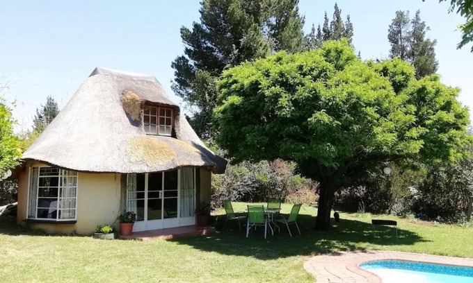 Bethlehem Casa | Clarens socialites, Thatch Cottage #1