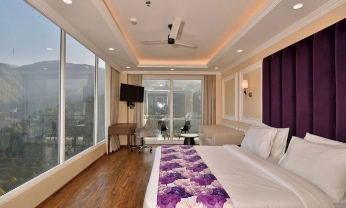 Dalhousie Hotel | Claret inn by Lawrence Hotels