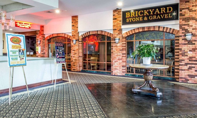 Ronkonkoma Hotel | Clarion Hotel & Conference Center