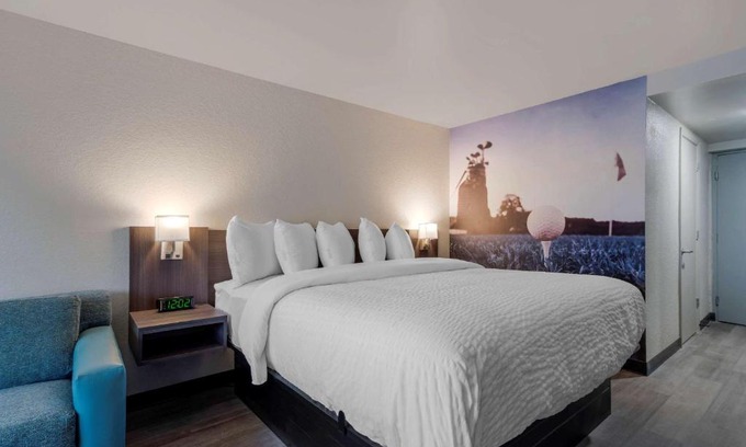 McDonough Hotel | Clarion Pointe McDonough