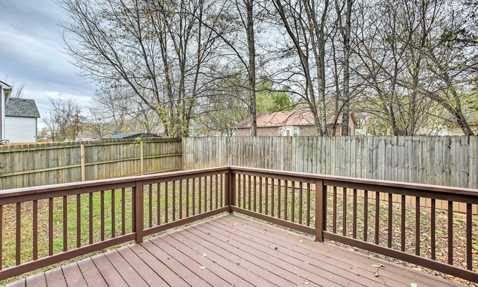 Clarksville Casa | Clarksville Getaway Near Golfing & Breweries!