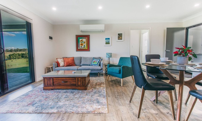 Clarence Town Cabaña | Clarrie's Green Farm Stay - Caldwell Cottage