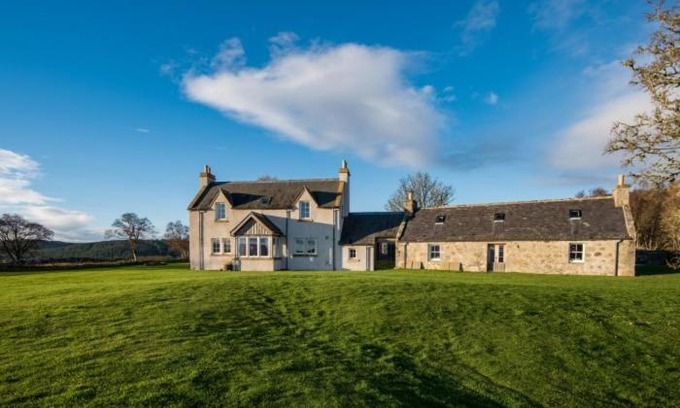 Grantown-on-Spey Casa | Clashindeugle Farmhouse & Annex