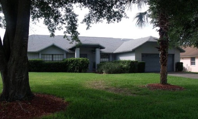Indian Ridge Casa | Classic 4 bed home in the perfect location.