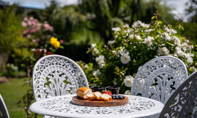 Taupo Casa | Classic Bach with Wifi and pets