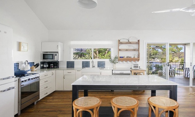 Hardys Bay Casa | Classic Beach and Bay Weekender