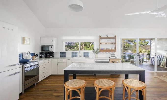 Hardys Bay Casa | Classic Beach and Bay Weekender