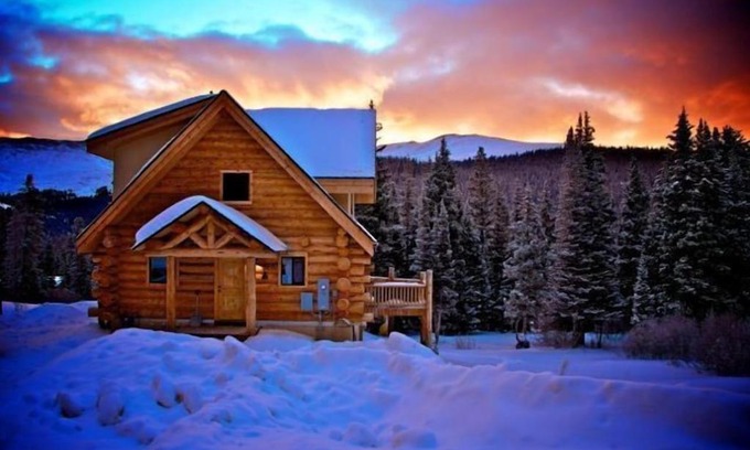 Quandary Village Casa | Classic Breckenridge Cabin with Modern Amenities and Million $ Views