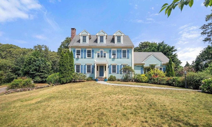 South Harwich Casa | Classic Cape, Walk to Red River Beach!