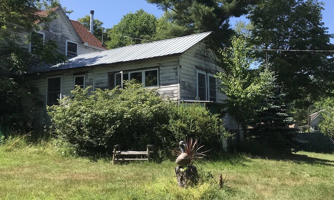 White Lake Casa | Classic Catskills Farmhouse with wood stove