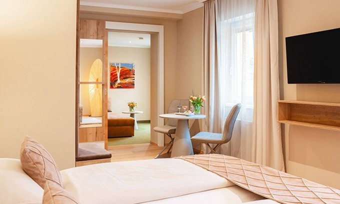 Mondsee Casa | Classic double room with balcony - Hotel Krone