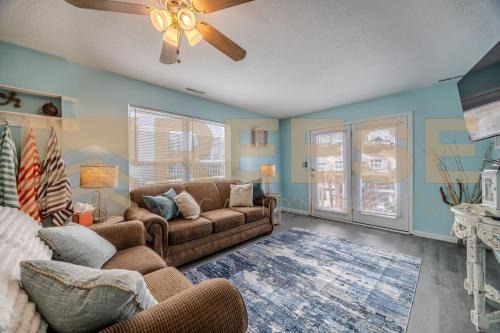 Lake Ozark Casa | Classic Lakeside Home