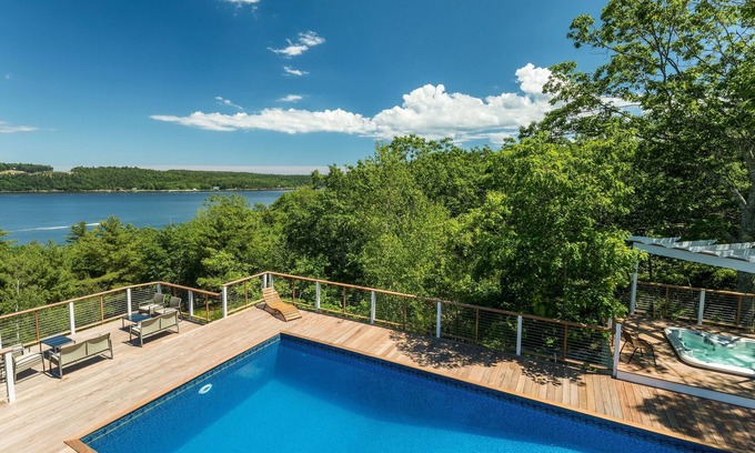 Phippsburg Casa | Classic Maine Coastline Estate