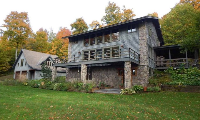 Warren Casa | Classic Mountain Ski Lodge @ Sugarbush