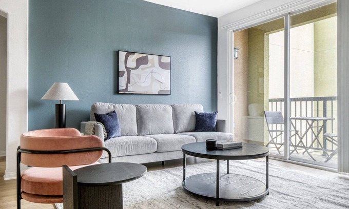 Playa Del Rey Apartamento | Classic Playa Del Rey 2BR w/ Pool, Jacuzzi & Gym, near LAX, by Blueground