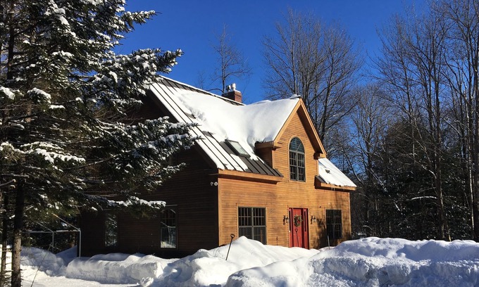 Waterbury Casa | Classic Post & Beam w/ Hot Tub, Sauna, & More!