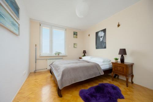 Marymount Apartamento | Classic Style Apartment - Remote Work by Noclegi Renters