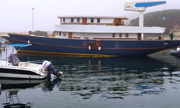 Porto Corallo Alquiler De Eote | Classic Yacht Yanika