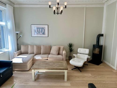 Oslo Apartamento | Classical 3 bedroom, 2 bath, minutes from Royal Palace, Main Shopping Street, Restaurants & Downtown