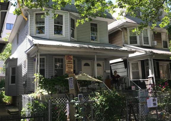 Homecrest Casa | CLASSICAL AMERICAN Homestay HOUSE
