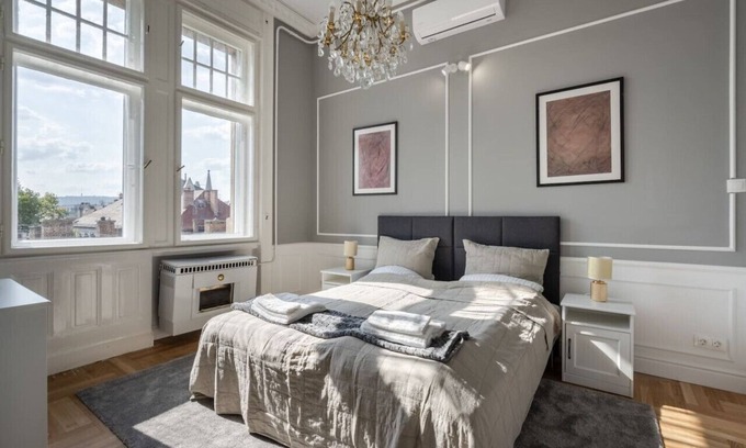 Nepszinhaz negyed Apartamento | Classical apartment with a modern touch!