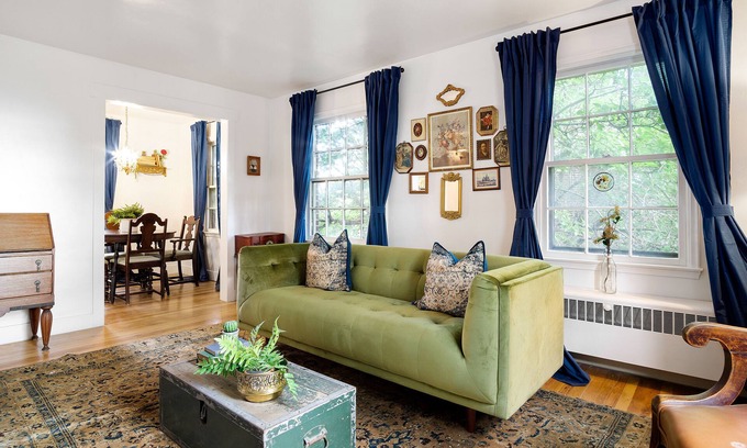 East Central Apartamento | Classy 1BD near U of U - 1 mile/ fast WI-FI