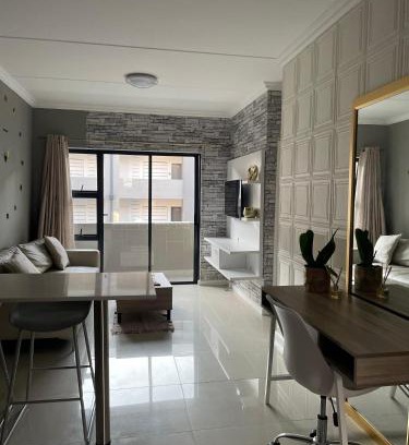 Greater Johannesburg Metropolitan Area Apartamento | Classy 2 bedroom in Halfway Gardens