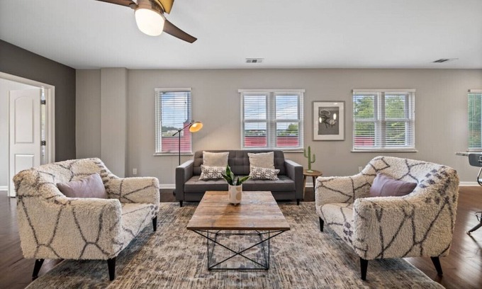 Mount Auburn Apartamento | Classy 2BR Condo Near City Centre | OTR, UC, Zoo