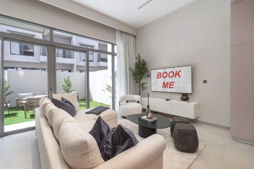 Dubai Villa | Classy 4-Bedroom Villa With Spacious Balcony in Nad Al Sheba