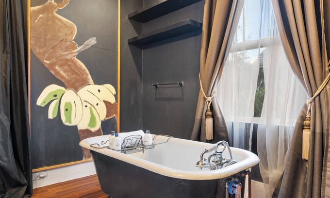 Downtown Vancouver Apartamento | Classy Couve Walkable Downtown Apartment