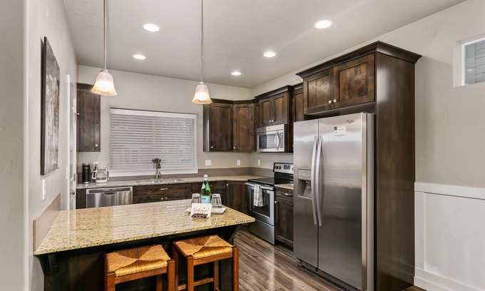 West Valley Casa | Hermosa casa nueva cerca del pueblo
