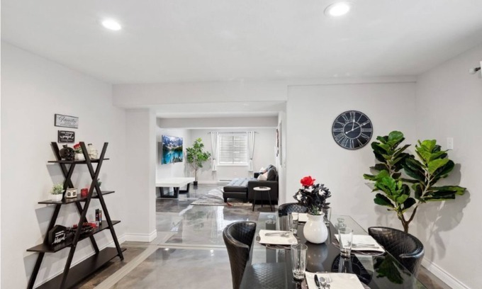 Henderson Casa | Classy Private Guesthouse 20 min from Denver