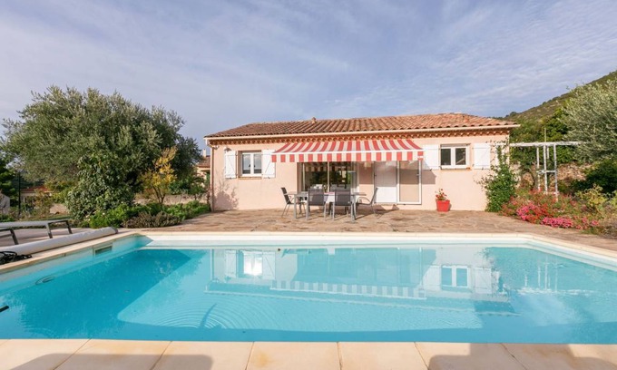 Roquebrun Casa | Classy Villa in Roquebrun with Swimming Pool