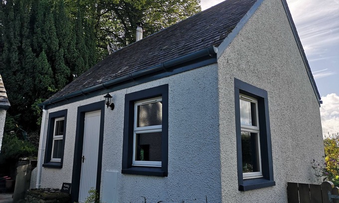 Kippen Cabaña | Private Cottage Bothy near Loch Lomond & Stirling