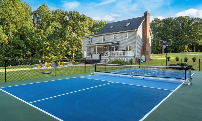 Clayton Casa | Clayton's Pickle - Enjoy Pickleball, Hot Tub, Fire Pit, 3 King Beds, Hammocks