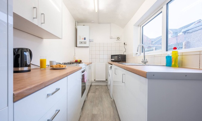 Newport Casa | Clayton Street by Tŷ SA