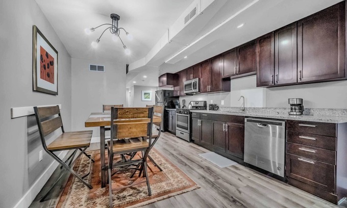 Hough Apartamento | Cle Suites 3BR/2BA | 5 min Walk to Cle Clinic #1