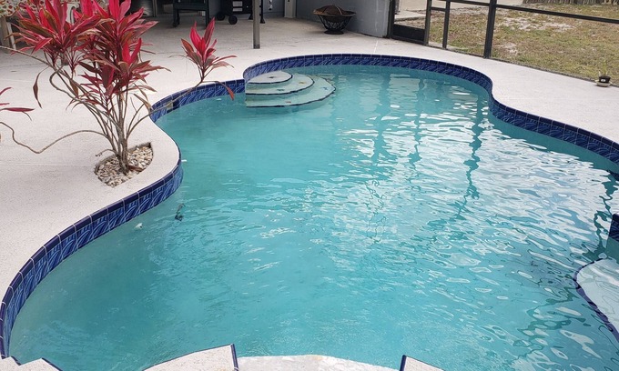 Port Saint Lucie Casa | Clean 2-bedroom 2 bath turnkey pool house w central air, Wi-Fi, 15 min. to beach
