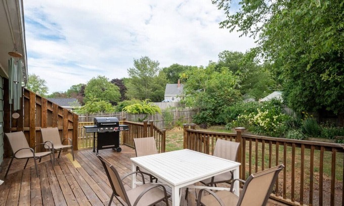 South Portland Casa | CLEAN 3 BD | 2 MILES TO CITY CENTER & PORTLAND